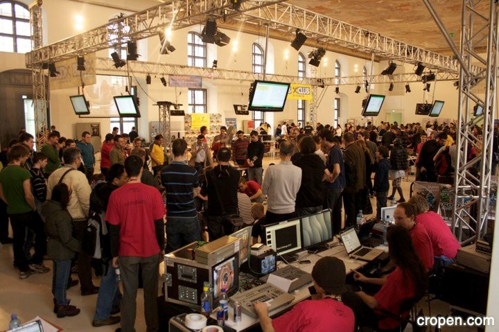 RobotChallenge 2012 �W�����C����ʢ��